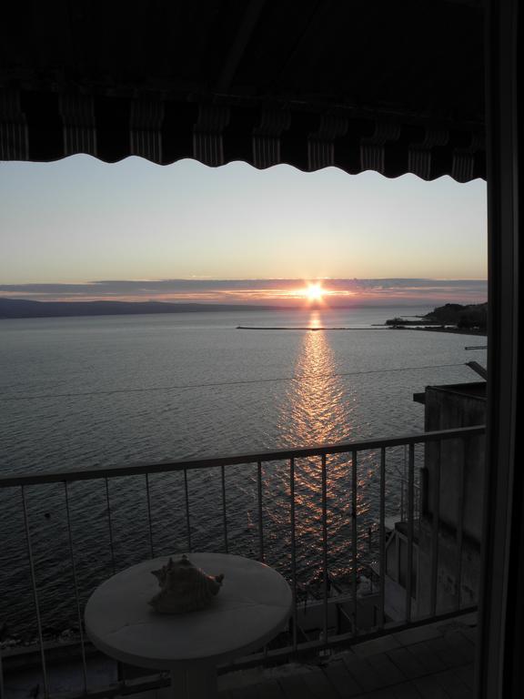 Sunny Apartment Omiš Δωμάτιο φωτογραφία
